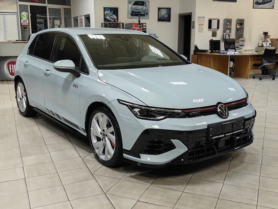 VW GOLF 8.5 *2.0 GTI *CLUB SPORT* F-1 DSG* 2025.god* 8.Tkm* JAMSTVO*, fotografija 2