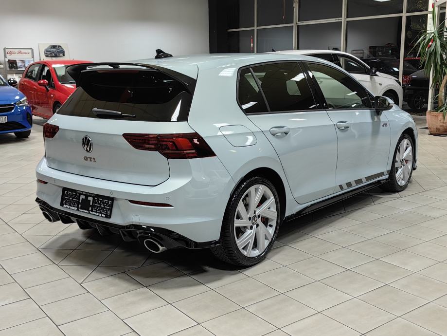 VW GOLF 8.5 *2.0 GTI *CLUB SPORT* F-1 DSG* 2025.god* 8.Tkm* JAMSTVO*, fotografija 3