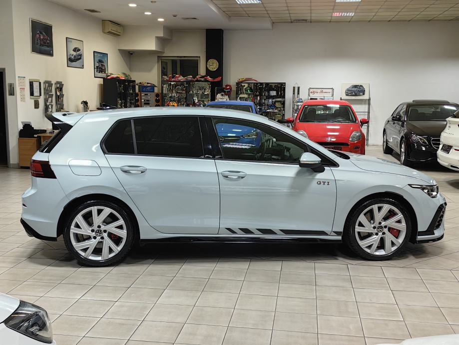 VW GOLF 8.5 *2.0 GTI *CLUB SPORT* F-1 DSG* 2025.god* 8.Tkm* JAMSTVO*, fotografija 6