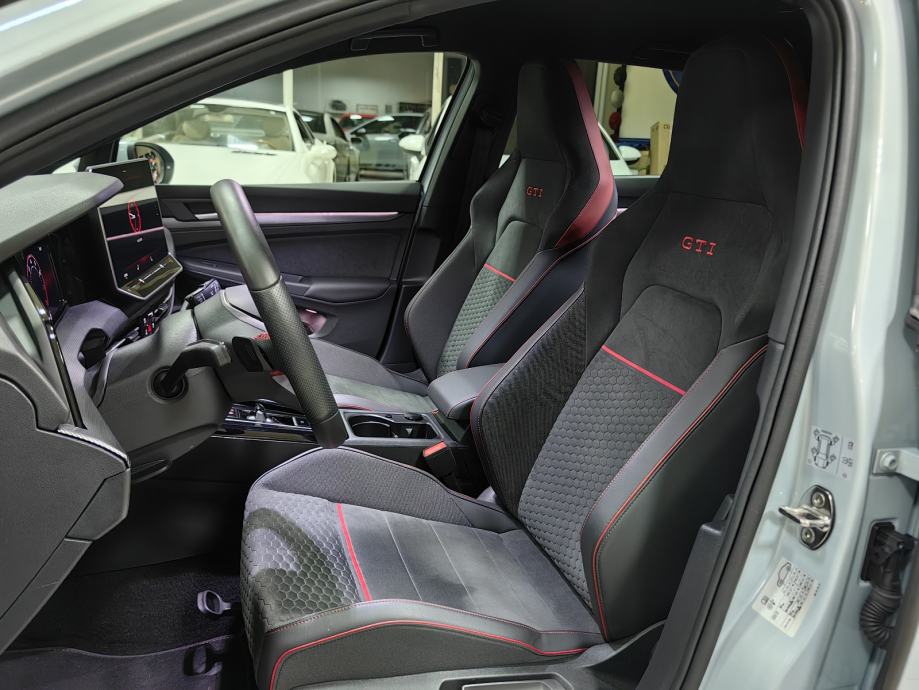 VW GOLF 8.5 *2.0 GTI *CLUB SPORT* F-1 DSG* 2025.god* 8.Tkm* JAMSTVO*, fotografija 13