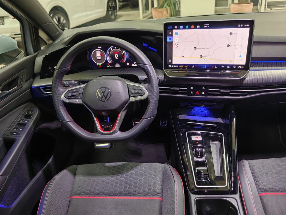 VW GOLF 8.5 *2.0 GTI *CLUB SPORT* F-1 DSG* 2025.god* 8.Tkm* JAMSTVO*, fotografija 20