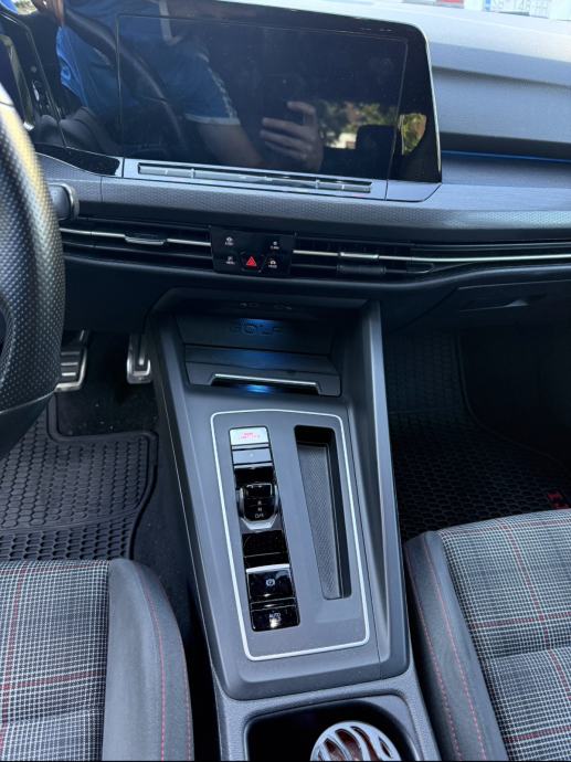 VW Golf 8 2,0 GTI automatik, fotografija 11