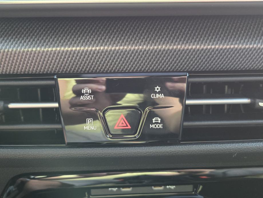 VW Golf 8 2,0 TSI automatik, fotografija 17