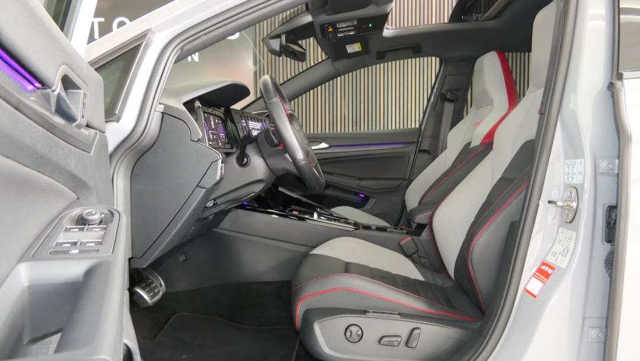 VW Golf 8 2,0 TSI GTI Clubsport *PANORAMA*AKRAPOVIĆ*IQ LIGHT*, fotografija 15