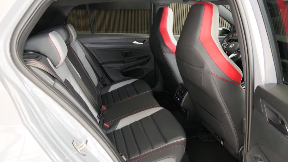 VW Golf 8 2,0 TSI GTI Clubsport *PANORAMA*AKRAPOVIĆ*IQ LIGHT*, fotografija 11
