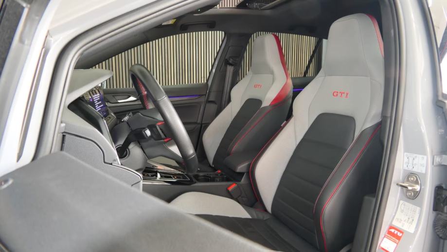 VW Golf 8 2,0 TSI GTI Clubsport *PANORAMA*AKRAPOVIĆ*IQ LIGHT*, fotografija 12