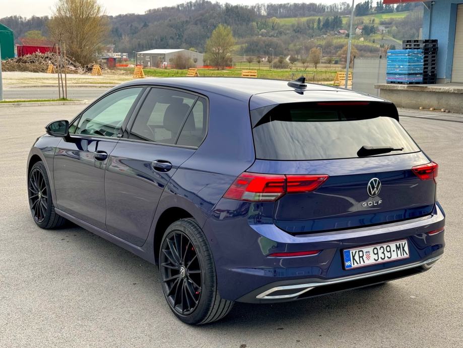 VW Golf 8 2.0TDI REG. 7/2027 *WEBASTO/LED MATRIX/ACC/RADAR/PDC/VIRTUAL, fotografija 6