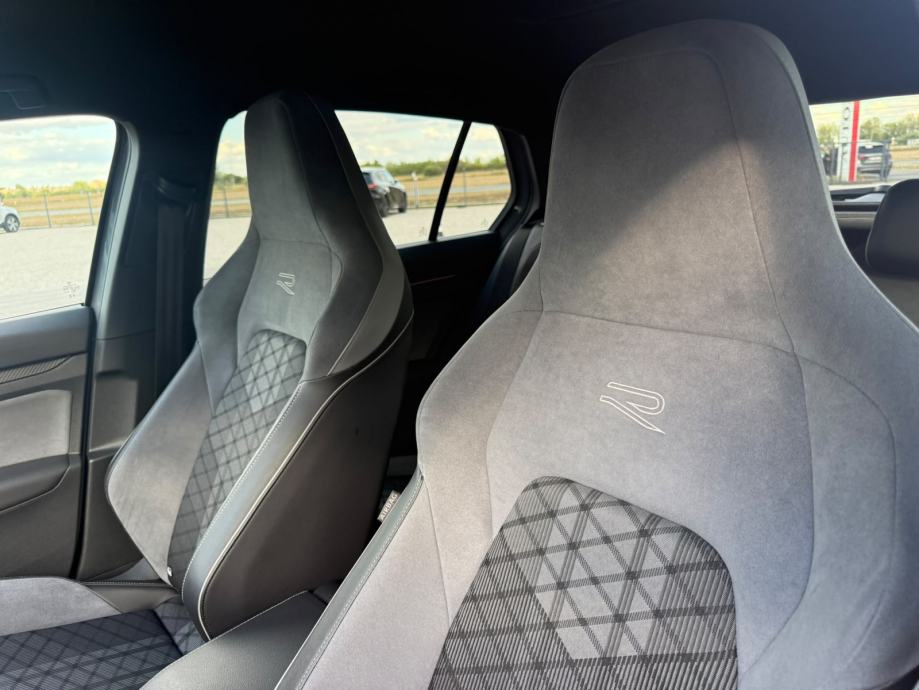 VW Golf 8 2.0TSI 190KS DSG **R-LINE** VIRTUAL,ACC,AMBIENT,NAVI,JAMSTVO, fotografija 11