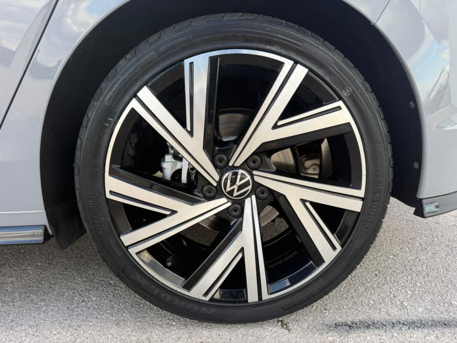 VW Golf 8 2.0TSI 190KS DSG **R-LINE** VIRTUAL,ACC,AMBIENT,NAVI,JAMSTVO, fotografija 9