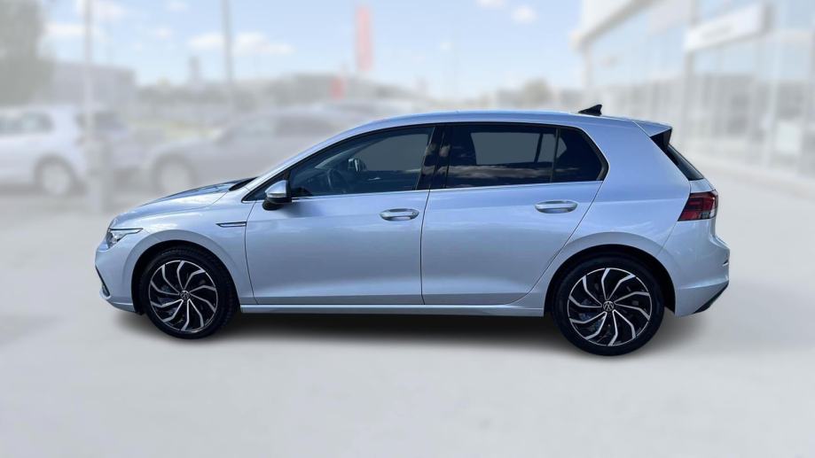 VW GOLF 8 2023 • PREMIUM jamstvo • AutoZubak Rabljena, fotografija 5
