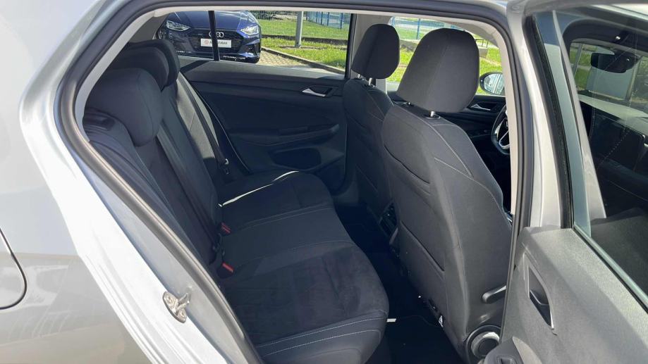 VW GOLF 8 2023 • PREMIUM jamstvo • AutoZubak Rabljena, fotografija 10
