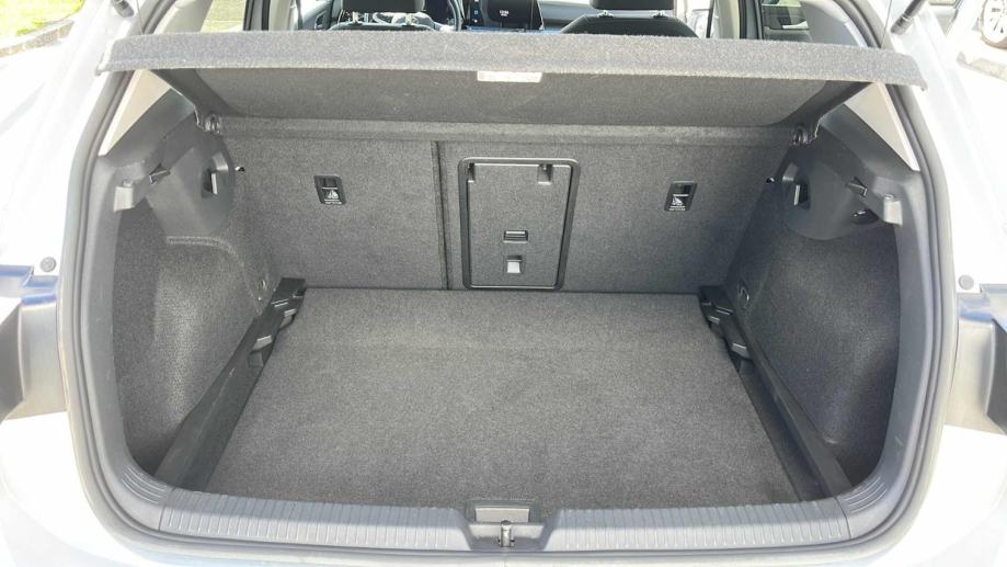 VW GOLF 8 2023 • PREMIUM jamstvo • AutoZubak Rabljena, fotografija 12