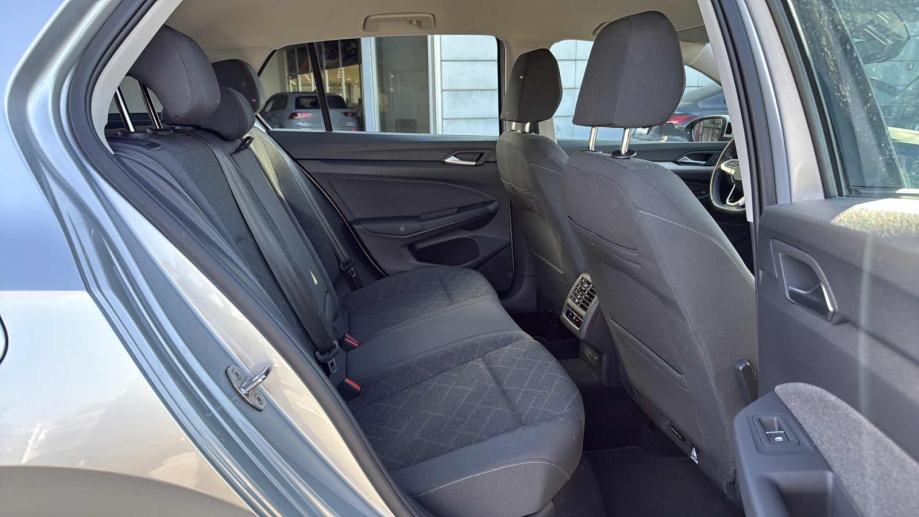 VW GOLF 8 2024 • PREMIUM jamstvo • AutoZubak Rabljena, fotografija 10