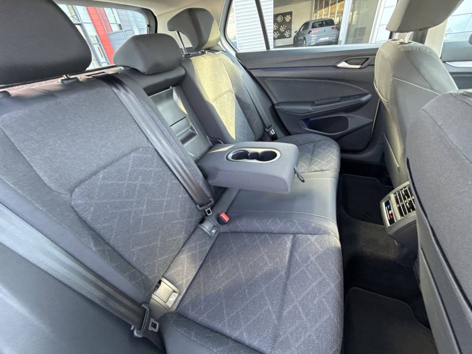VW GOLF 8 2024 • PREMIUM jamstvo • AutoZubak Rabljena, fotografija 20