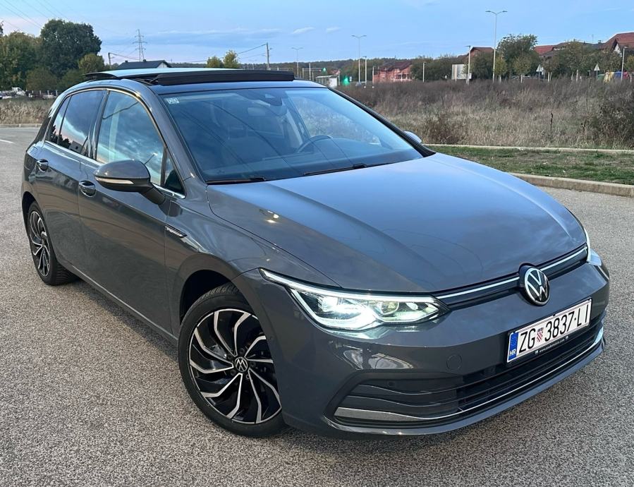 VW Golf 8 •DSG•PANO•AMBI•MATRIX, fotografija 2