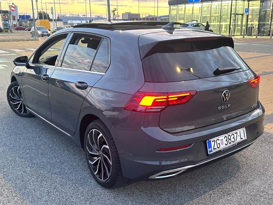 VW Golf 8 •DSG•PANO•AMBI•MATRIX, fotografija 3