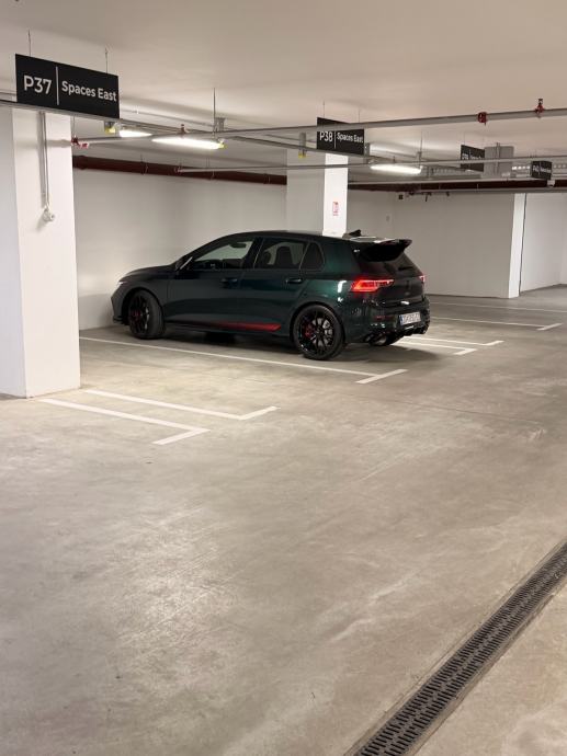 VW Golf 8 GTI 2.0 TSI DSG 50 Edition 325ks, Akrapović, fotografija 11
