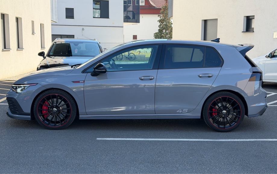 VW GOLF 8 GTI CLUBSPORT 45 EDITION DSG – AKRAPOVIČ – 19” – PANORAMA –, fotografija 4