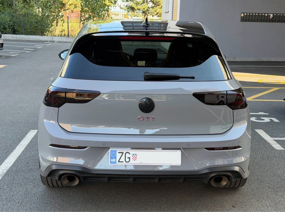 VW GOLF 8 GTI CLUBSPORT 45 EDITION DSG – AKRAPOVIČ – 19” – PANORAMA –, fotografija 6