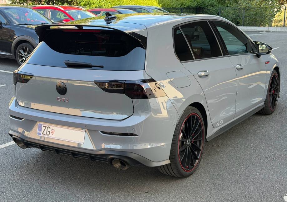 VW GOLF 8 GTI CLUBSPORT 45 EDITION DSG – AKRAPOVIČ – 19” – PANORAMA –, fotografija 7