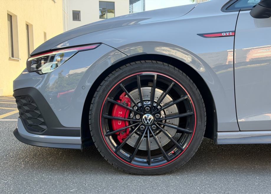 VW GOLF 8 GTI CLUBSPORT 45 EDITION DSG – AKRAPOVIČ – 19” – PANORAMA –, fotografija 8