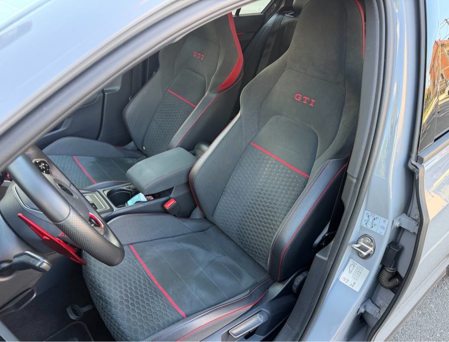 VW GOLF 8 GTI CLUBSPORT 45 EDITION DSG – AKRAPOVIČ – 19” – PANORAMA –, fotografija 13