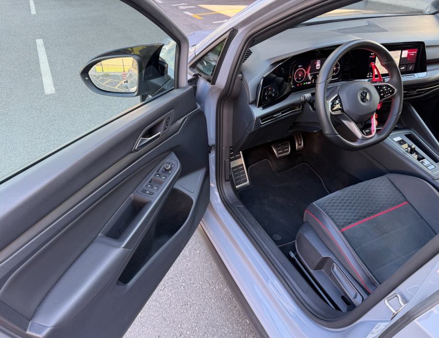 VW GOLF 8 GTI CLUBSPORT 45 EDITION DSG – AKRAPOVIČ – 19” – PANORAMA –, fotografija 10
