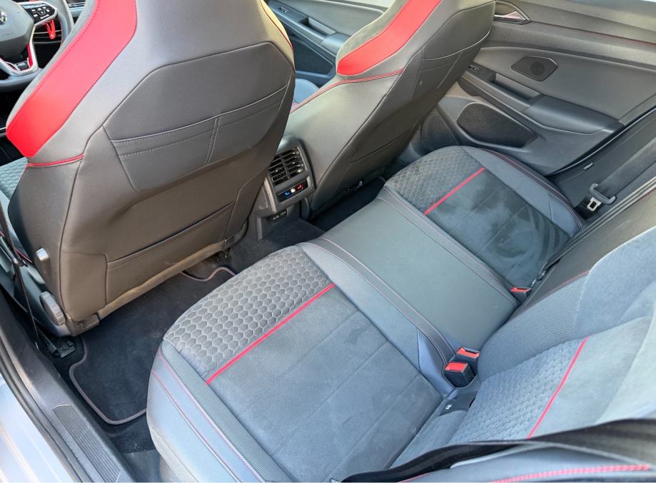 VW GOLF 8 GTI CLUBSPORT 45 EDITION DSG – AKRAPOVIČ – 19” – PANORAMA –, fotografija 14