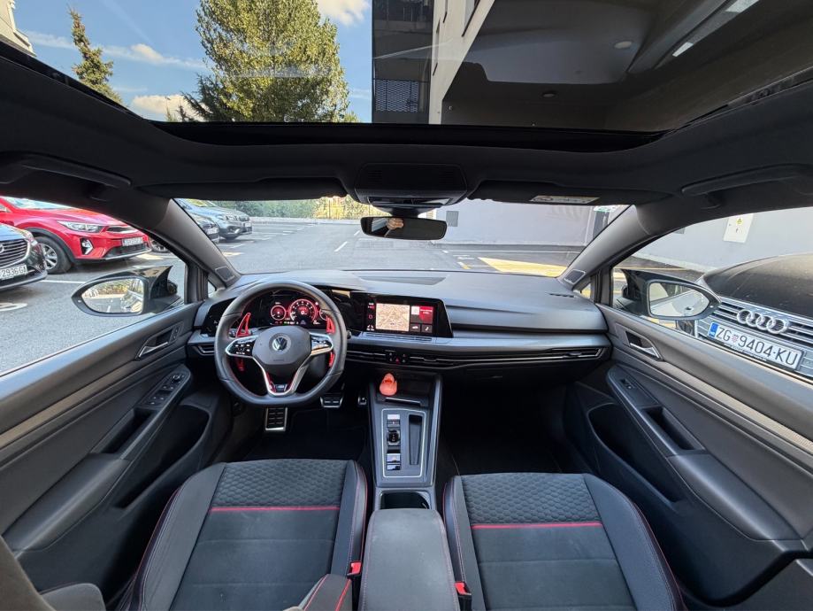 VW GOLF 8 GTI CLUBSPORT 45 EDITION DSG – AKRAPOVIČ – 19” – PANORAMA –, fotografija 18
