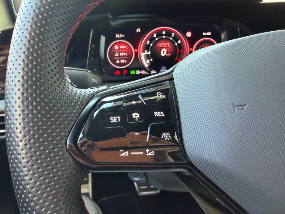 VW Golf 8 GTI ClubSport Akrapovic Harman/Kardon…, fotografija 17