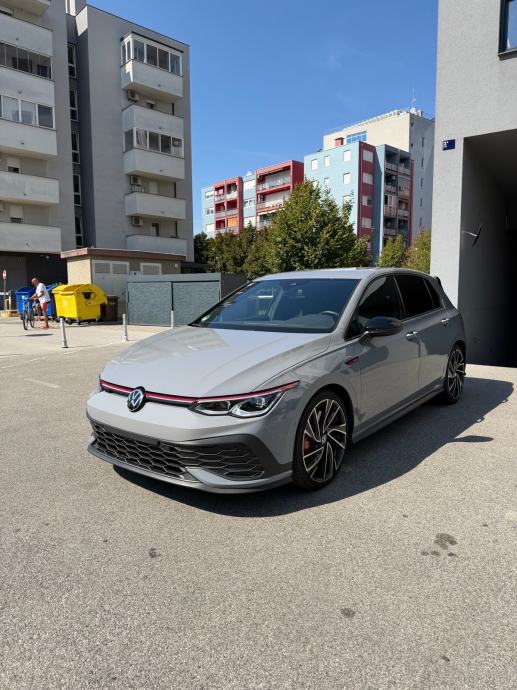 VW Golf 8 GTI ClubSport Akrapovic Harman/Kardon…, fotografija 3