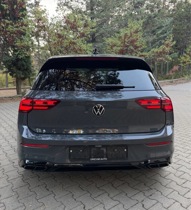 VW Golf 8 R-Line 1,5 eTSI Automatik, fotografija 6