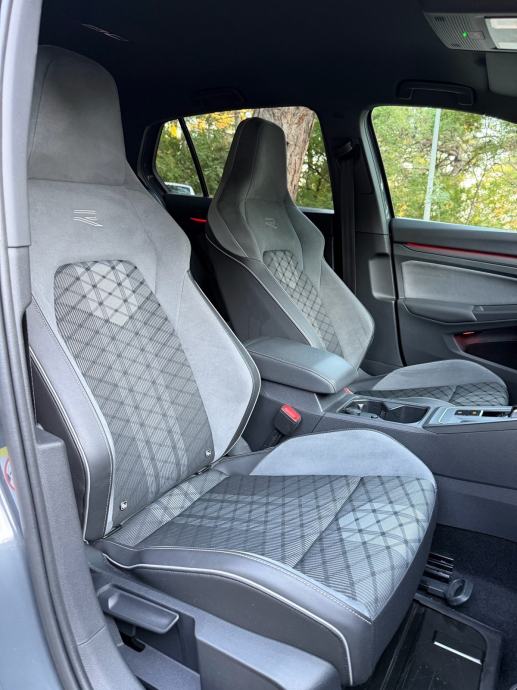 VW Golf 8 R-Line 1,5 eTSI Automatik, fotografija 15