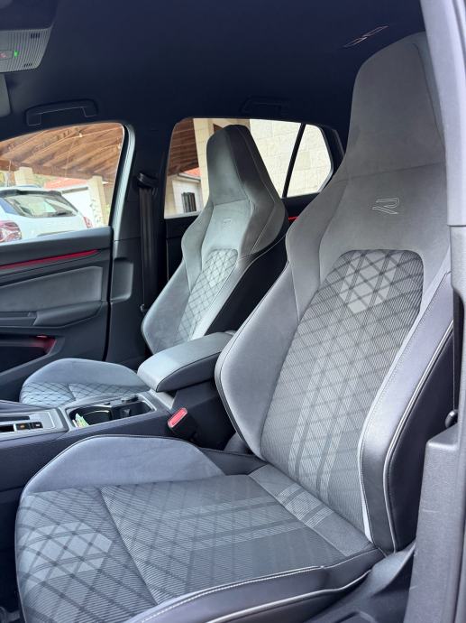 VW Golf 8 R-Line 1,5 eTSI Automatik, fotografija 16