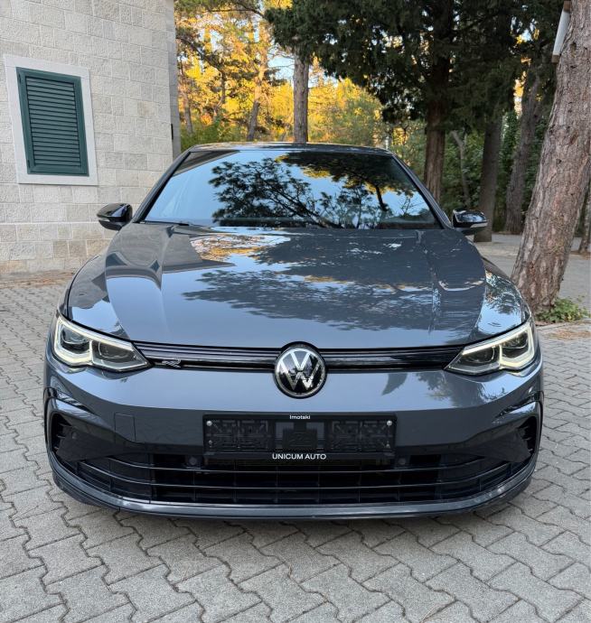 VW Golf 8 R-Line 1,5 eTSI Automatik, fotografija 2