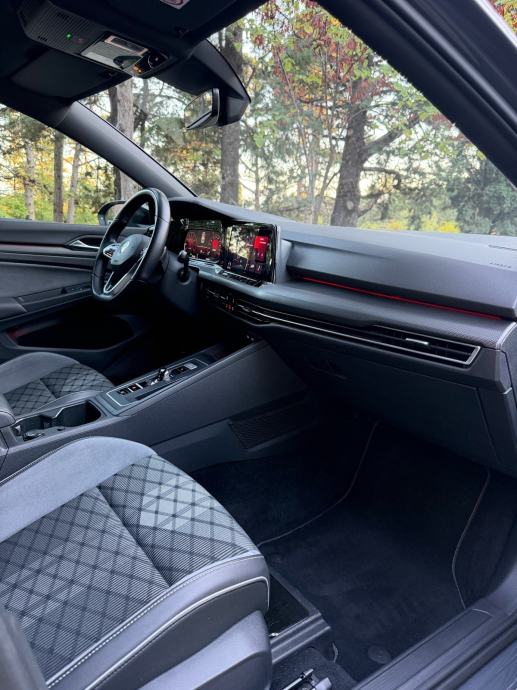 VW Golf 8 R-Line 1,5 eTSI Automatik, fotografija 12