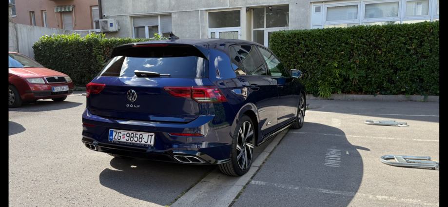 VW Golf 8 R line, fotografija 3