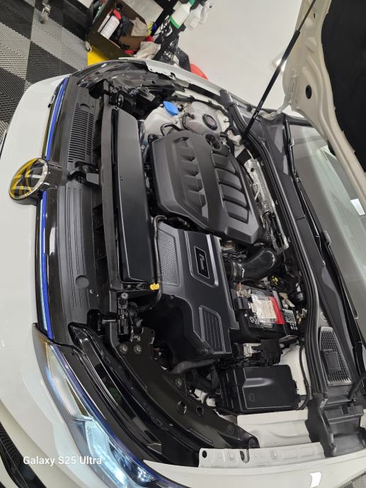 VW Golf 8 R, pogled izvana - slika 2