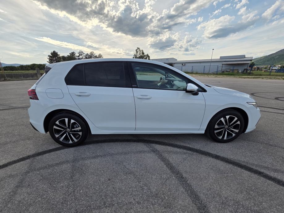 VW Golf 8 United,110kw, 2,0 TDI automatik,Novi Servis!!!, fotografija 5