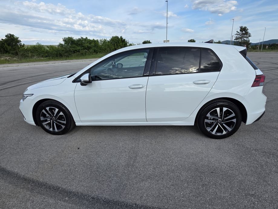 VW Golf 8 United,110kw, 2,0 TDI automatik,Novi Servis!!!, fotografija 8