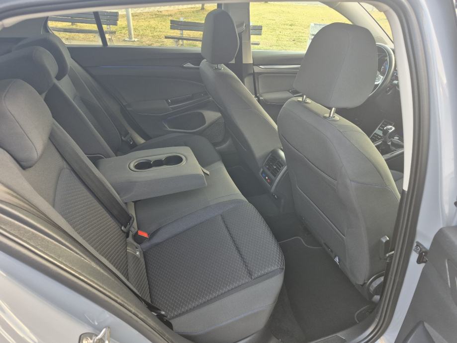 VW Golf 8 UNITED,Velika navigacija, senzori,grijanje sjedala i volana, fotografija 18