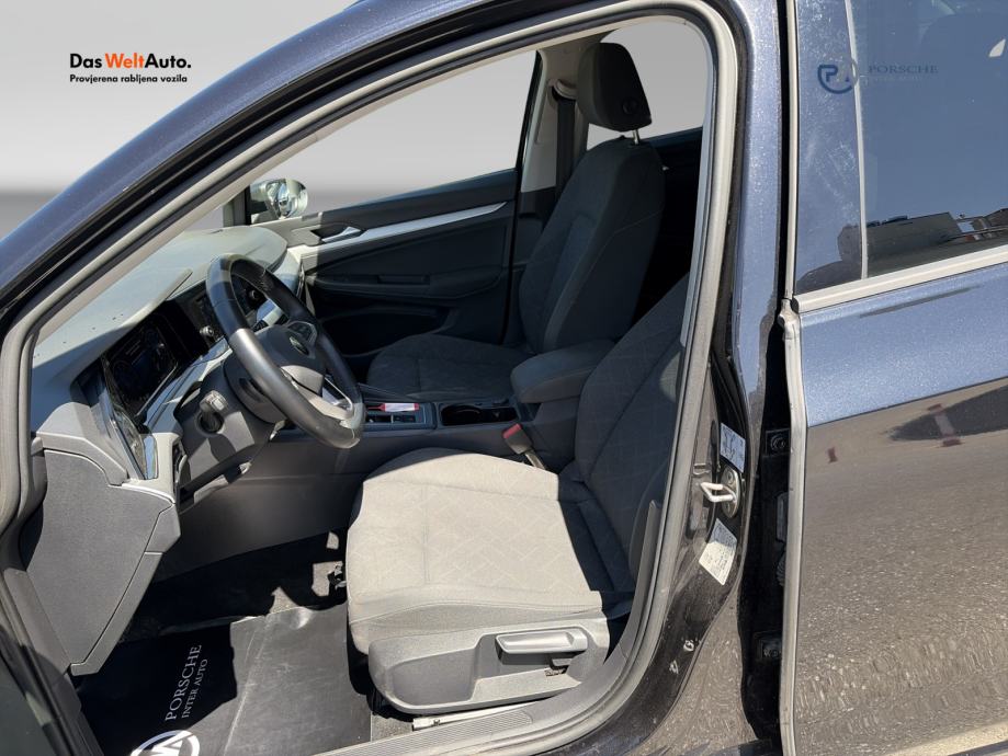 VW Golf 8 Variant 1.5 eTSI DSG Life, fotografija 9