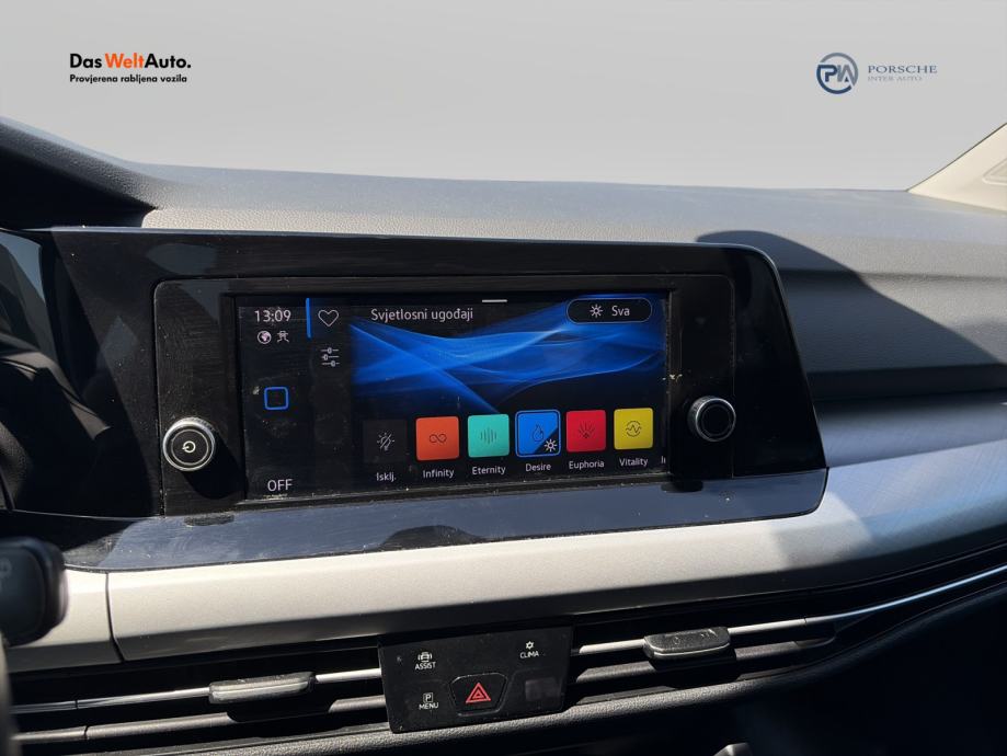VW Golf 8 Variant 1.5 eTSI DSG Life, fotografija 16
