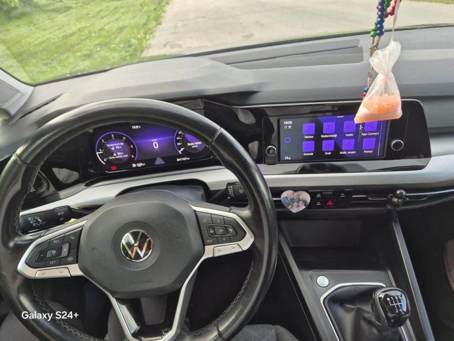 VW Golf 8 Variant 2.0, fotografija 6