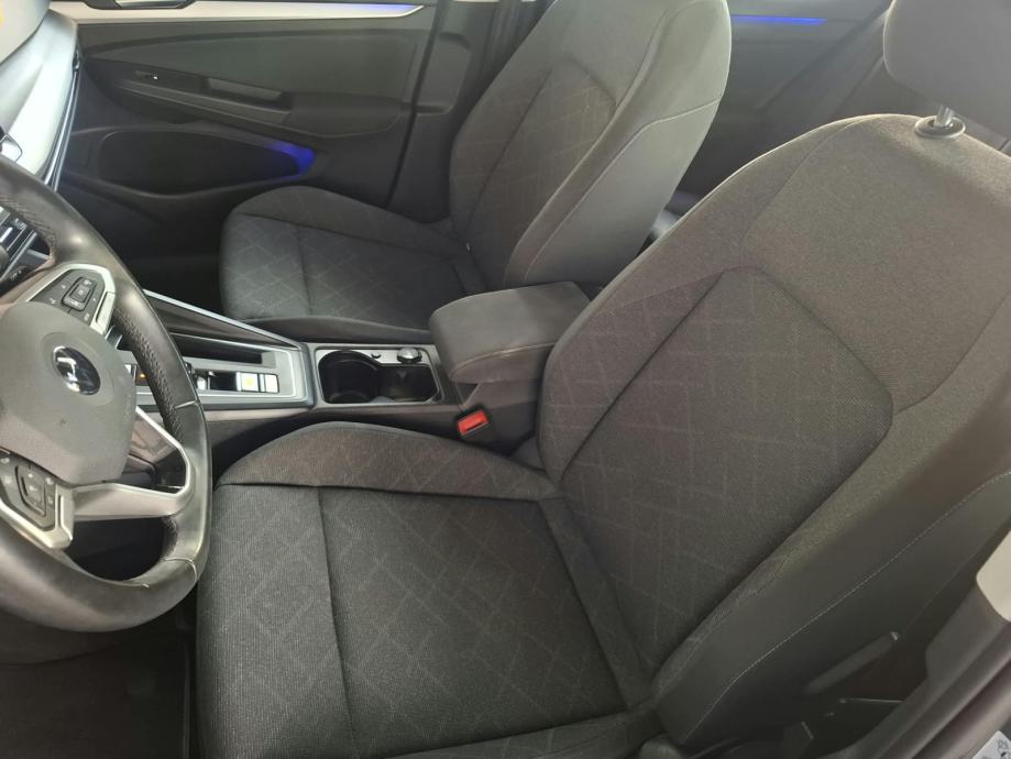 VW Golf 8 Variant 2,0 TDI AUTOMATIK LIFE ALU NAV 2xPDC KAMERA FULL LED, fotografija 9