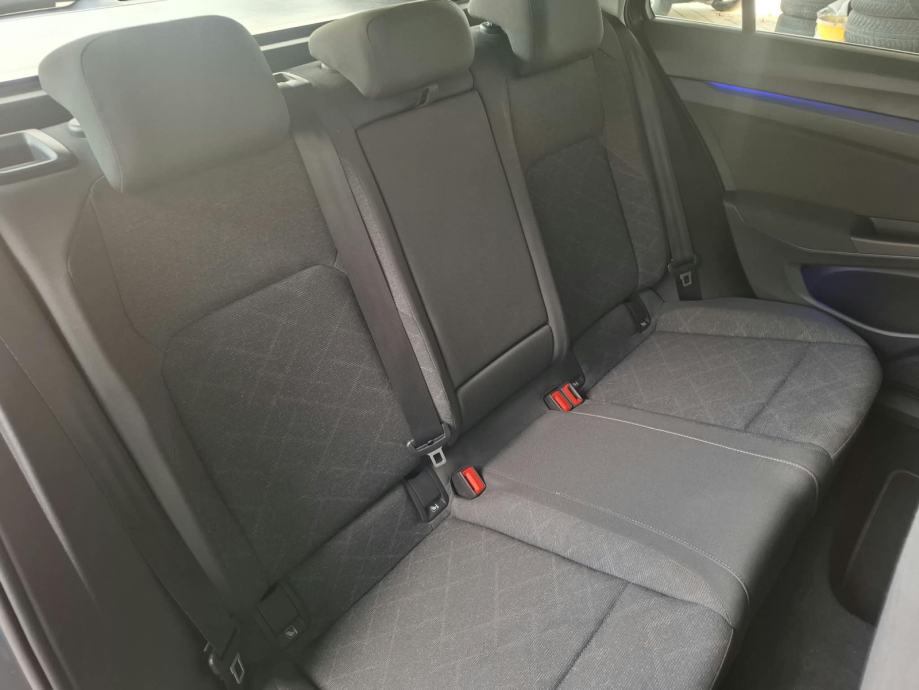 VW Golf 8 Variant 2,0 TDI AUTOMATIK LIFE ALU NAV 2xPDC KAMERA FULL LED, fotografija 12