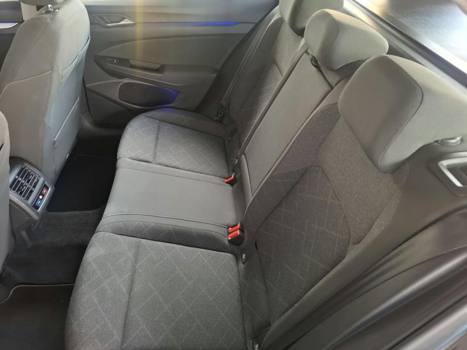 VW Golf 8 Variant 2,0 TDI AUTOMATIK LIFE ALU NAV 2xPDC KAMERA FULL LED, fotografija 11