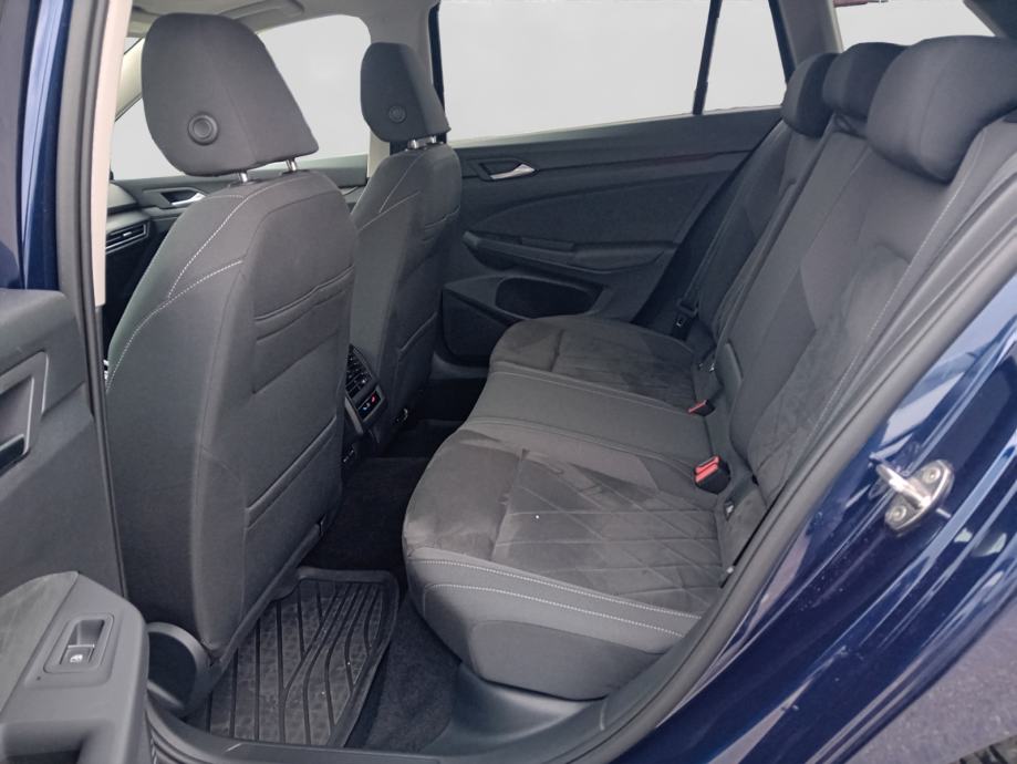 VW Golf 8 Variant 2.0 TDI DSG Style *Panorama * Navi *Alu 18, fotografija 10