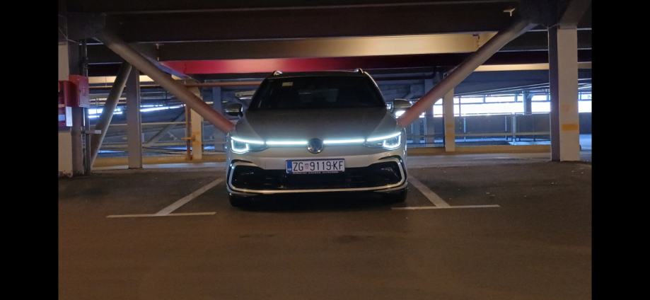 VW Golf 8 R oprema 2,0 TDI DSG automatik 150 ks IQ Led svjetla, fotografija 6