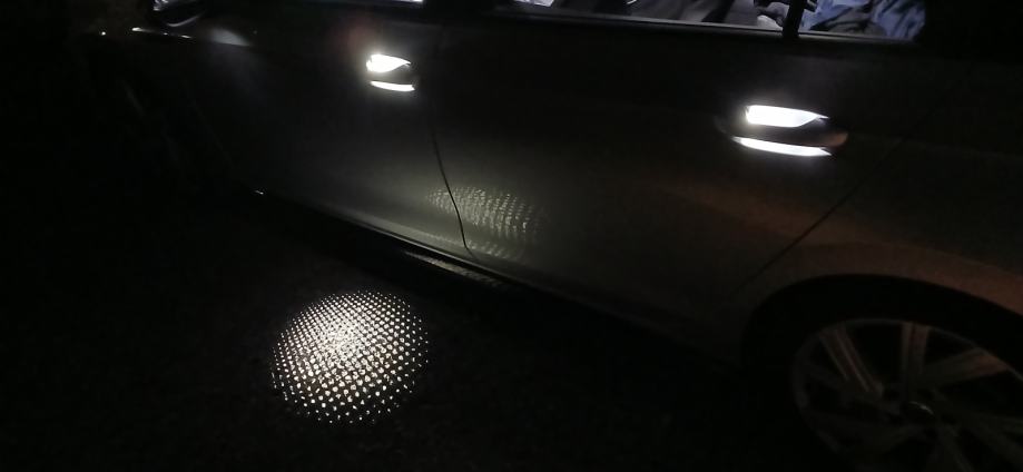 VW Golf 8 R oprema 2,0 TDI DSG automatik 150 ks IQ Led svjetla, fotografija 19